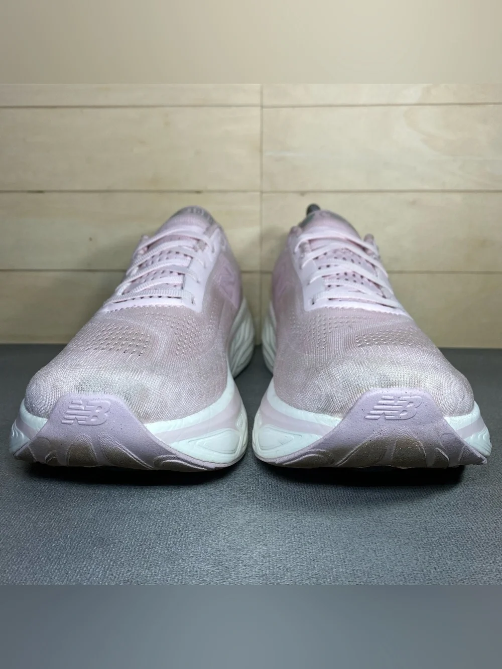 New Balance Fresh Foam 1080 Pink White Women's Size 10.5 Running Shoes Sneakers